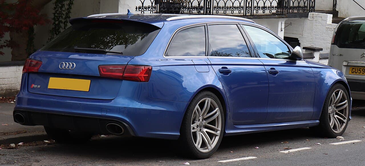 Audi RS6 Avant thumbnail 2
